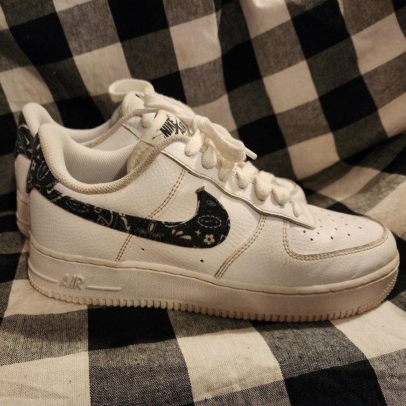 【NIKE】☆Air Force 1 '07 Essential Paisley Black☆22-28.5cm Nike Air Force 1 Low '07 Essential 